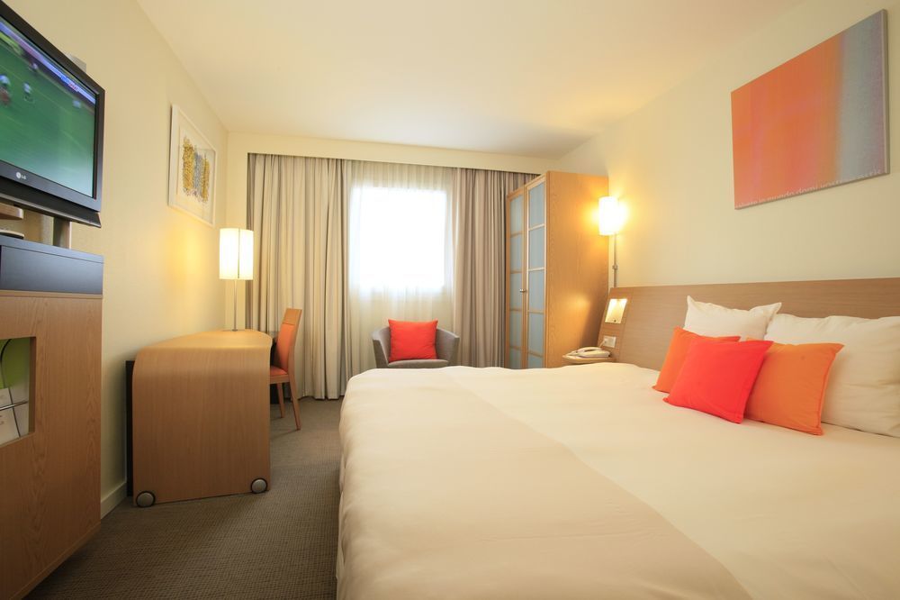 Novotel Nantes Centre Bord De Loire Exterior foto